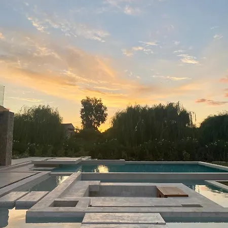 Allure Retreat *